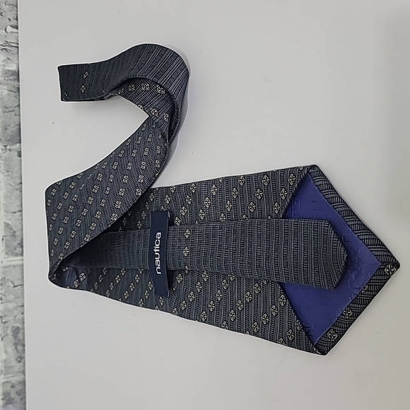 Nautica Men's Gray Stripe Diamond Pattern 100% Silk Tie 59" Long - Picture 4 of 6